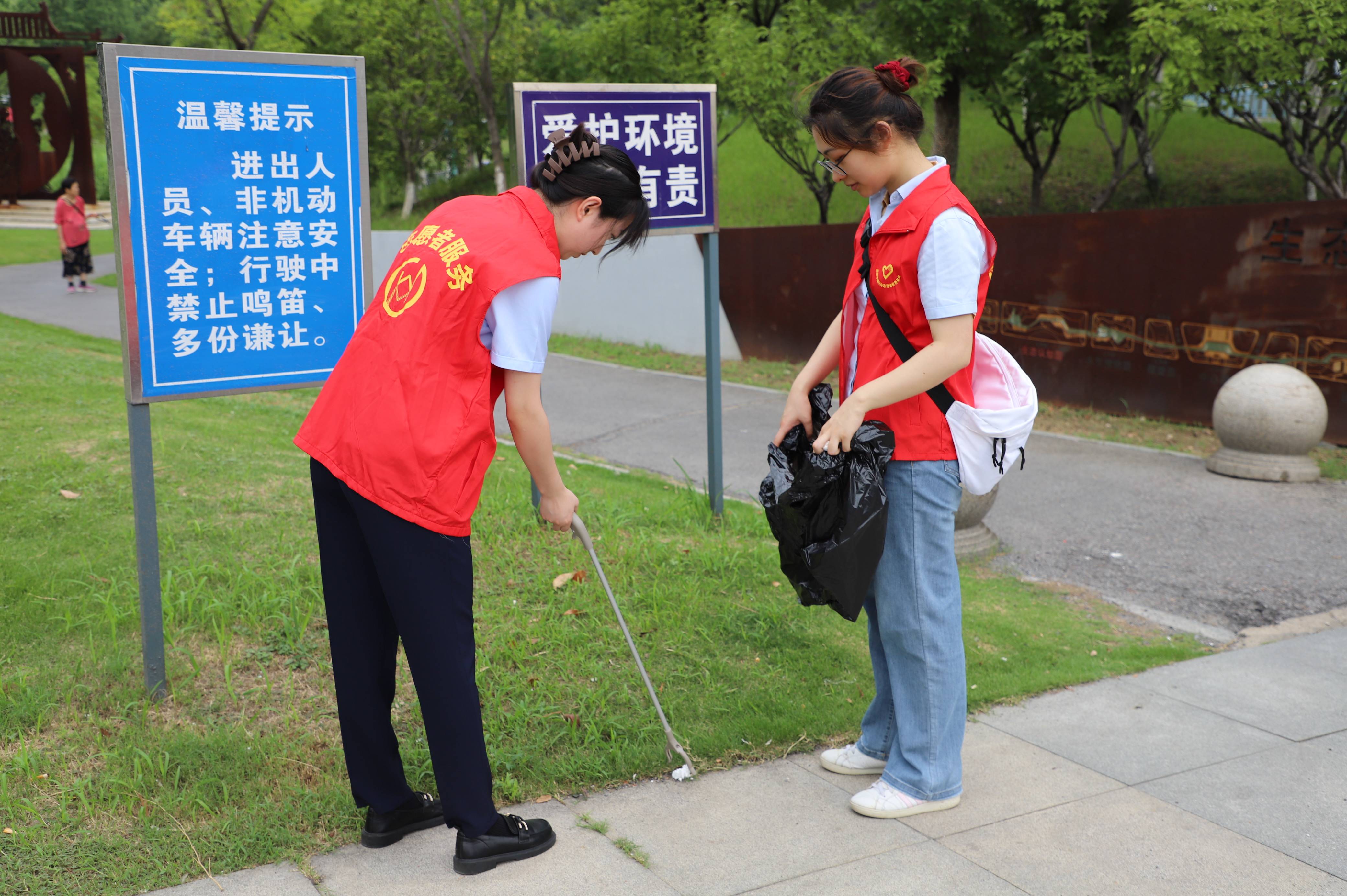本次活动有效传播了绿色低碳的生态文明理念,进一步提升广大群众节能