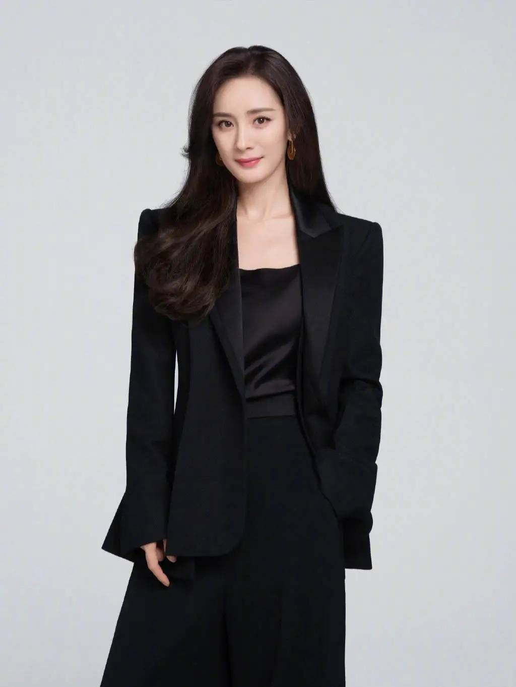 杨幂形象照杨幂,1986年9月12日出生于北京市,中国内地影视女演员,流行