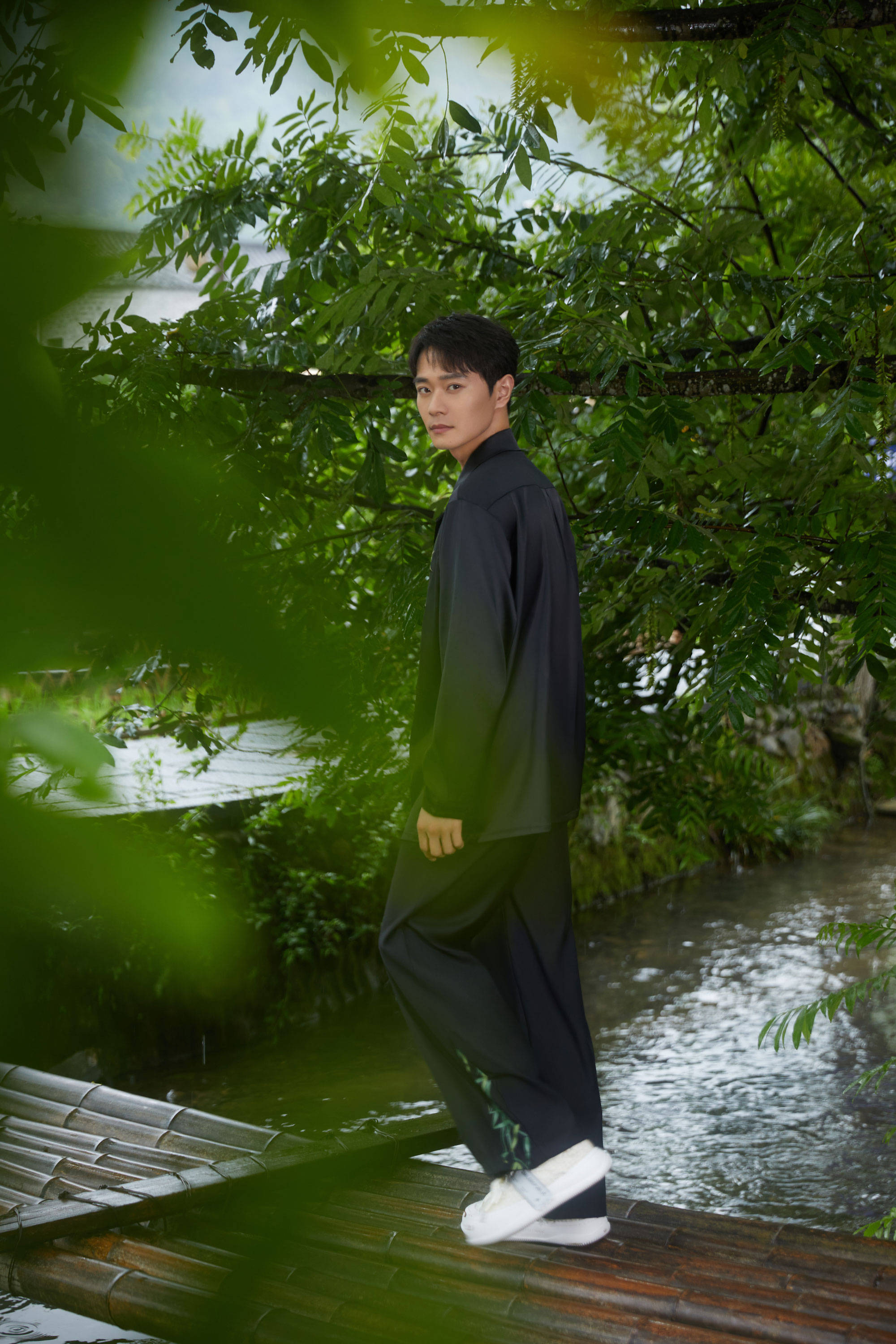 曹骏出道27周年发布民族风写真 再入铜仁感受人文风情_饶俊_电视剧