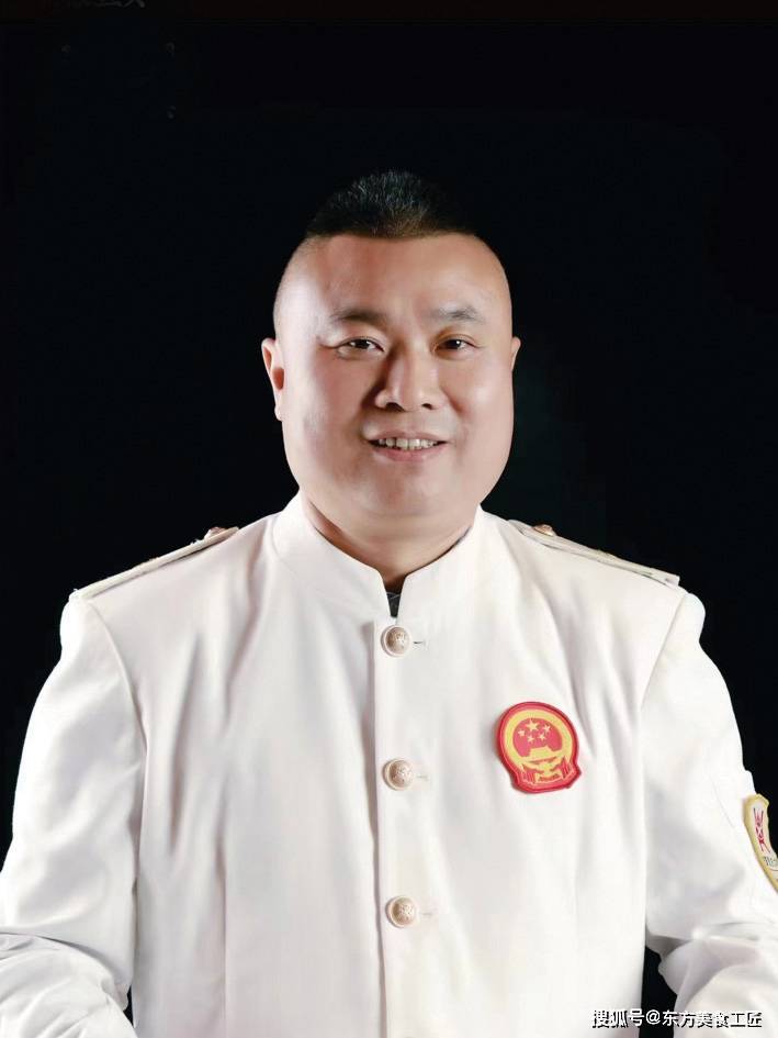 中式烹调高级技师,注册中国烹饪大师,湘菜大师,渔乡米香品牌创始人