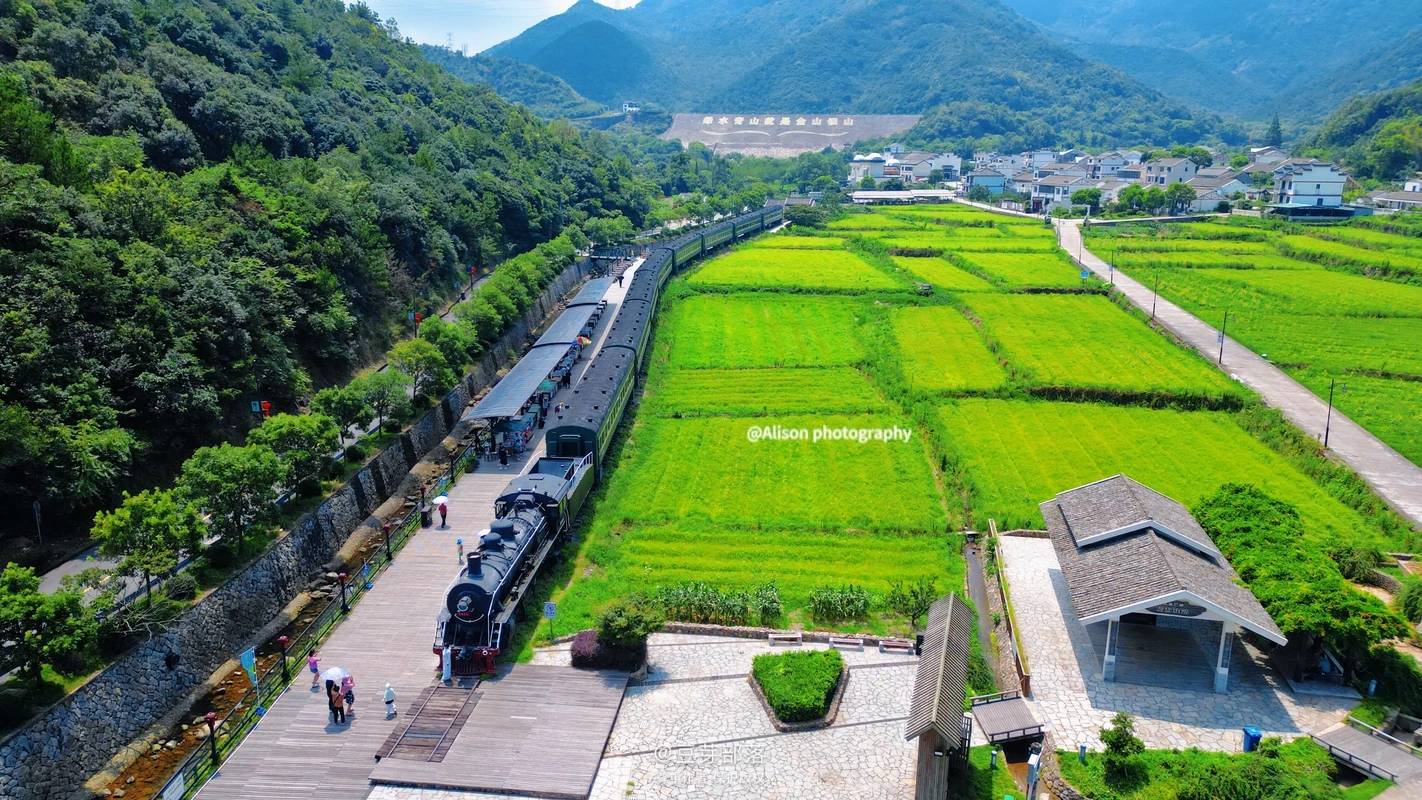 定海区干览镇双龙路21号21566南洞艺谷:定海区干览镇新建村新建