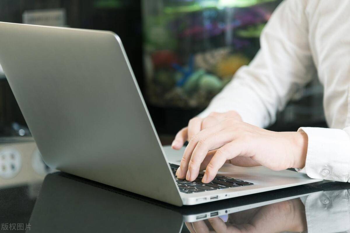 办公室女孩拒绝大屁股,我们应该做点啥?_运动_坐姿_职场