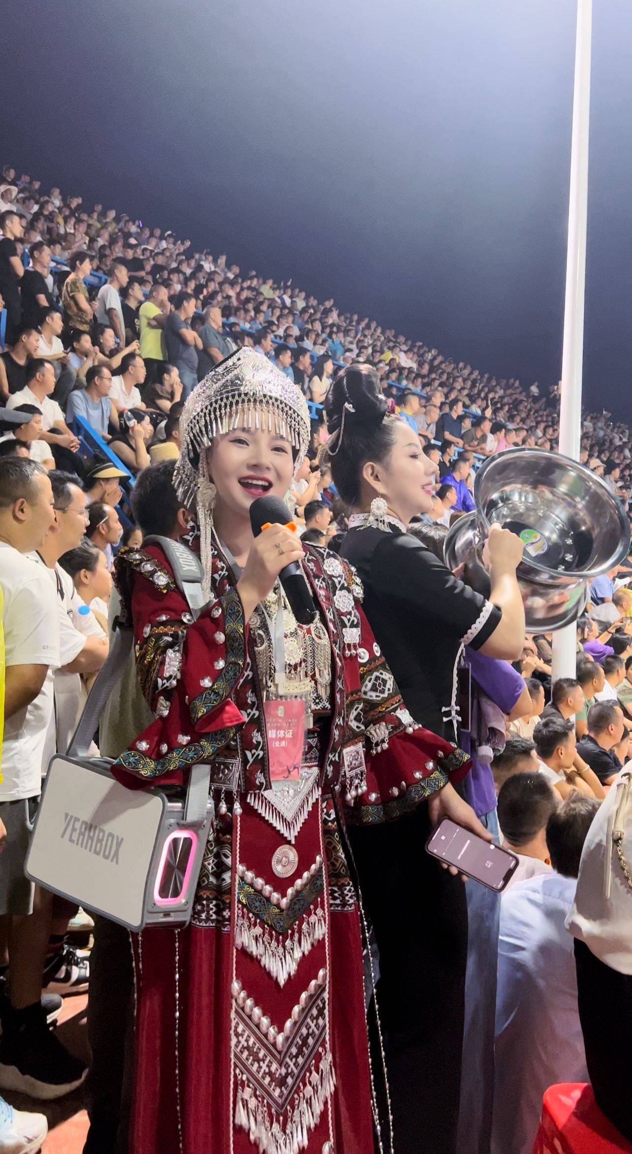 凯里新媒体协会携网络达人打卡贵州台盘村ba篮球赛,助力赛事宣传