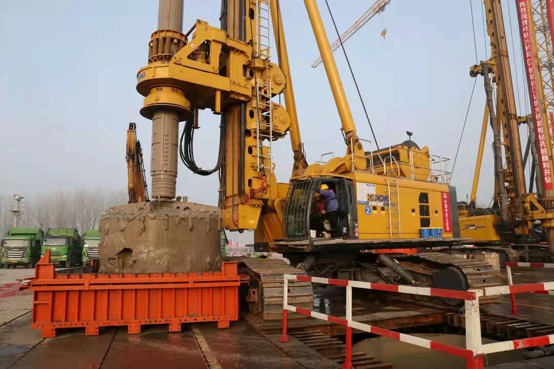 旋挖机灌注桩价格多少一米?要注意四看因素_防护_作业_进行