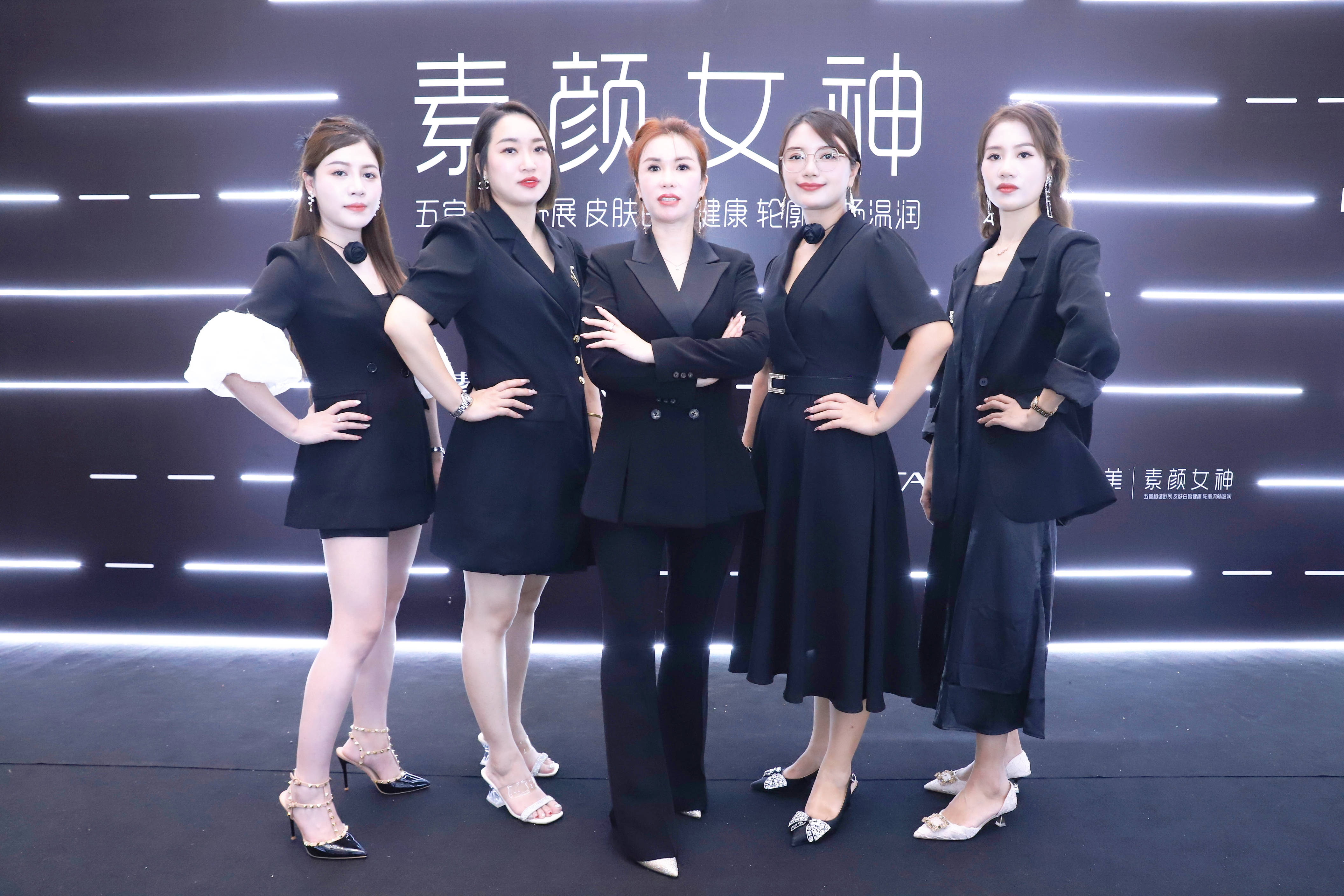 纹绣界的独具匠心,用纹绣技术书写自己的美丽传奇—彭佳怡_国际_客户