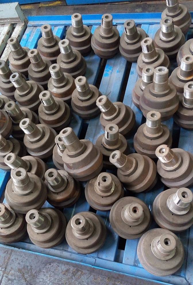 挖机单链托辊钻装机链条导向轮江西二手施工设备翻新再制造基地二手