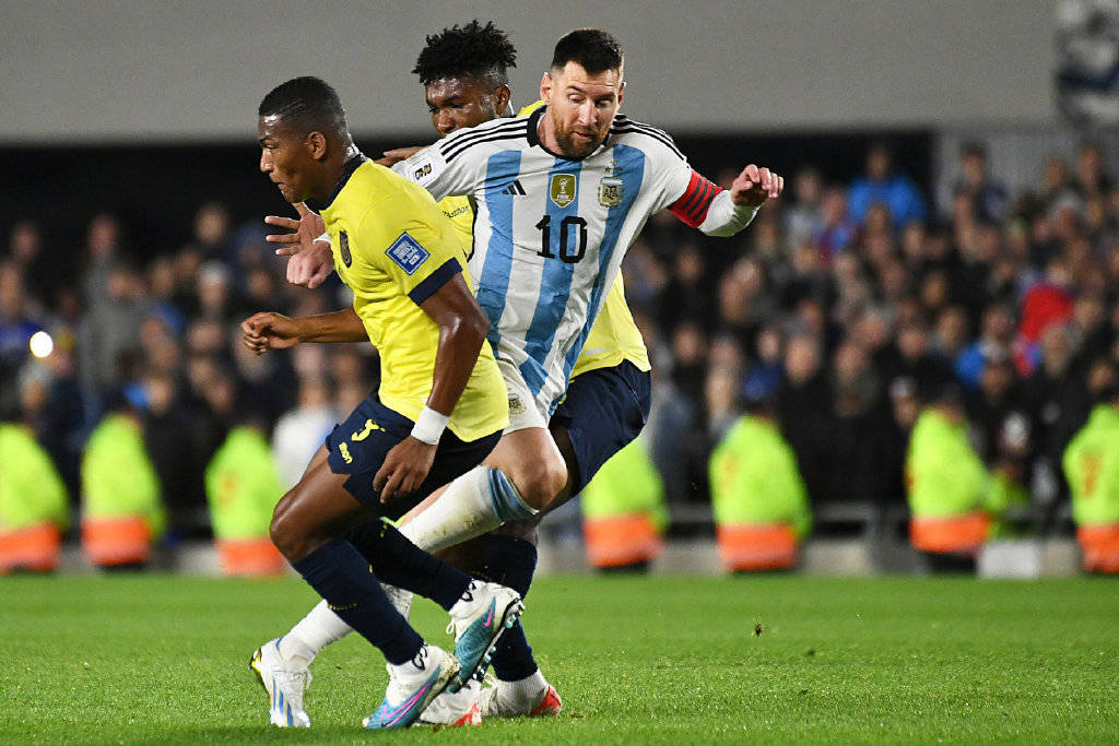 【世预资讯】梅西任意球绝杀厄瓜多尔，阿根廷世预赛首胜，球王坦言有些累