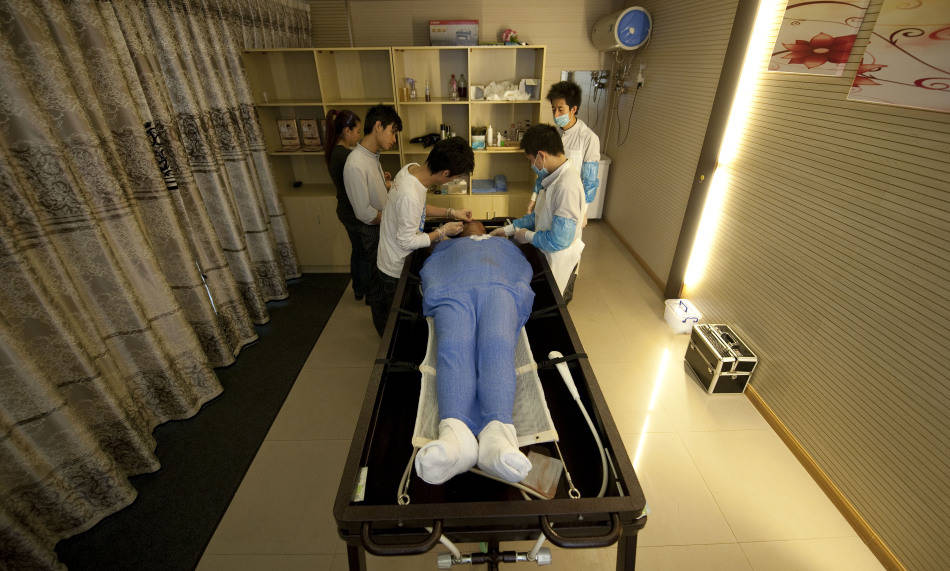 遗体美容师是做什么的?证书含金量?报考条件?多久拿证?