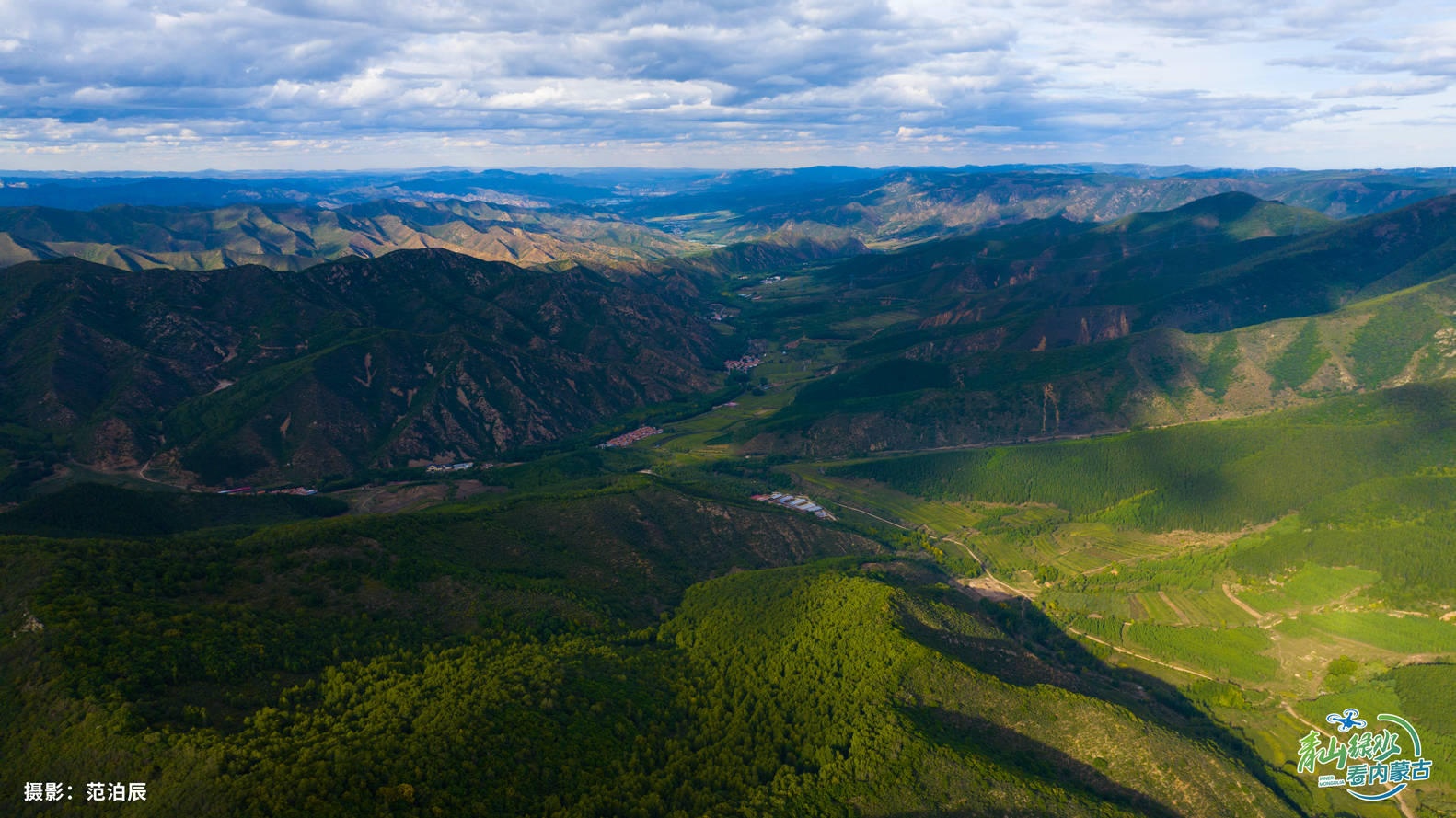 砬子沟景区素有"草原山海""天池水域"之称,是一片独特的景观区域,景区