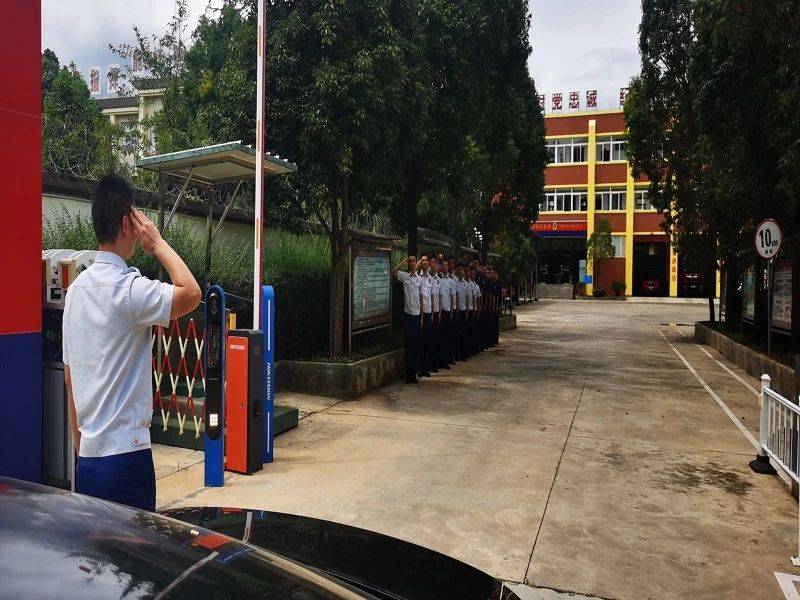 聚,是一团火!散,是满天星!祝福退出的消防员勇往直前,前程似锦!