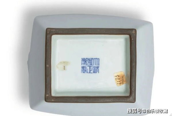 1278万！不愧是乾隆御窑「青花抱月瓶」，堪比“金砖”！_搜狐网