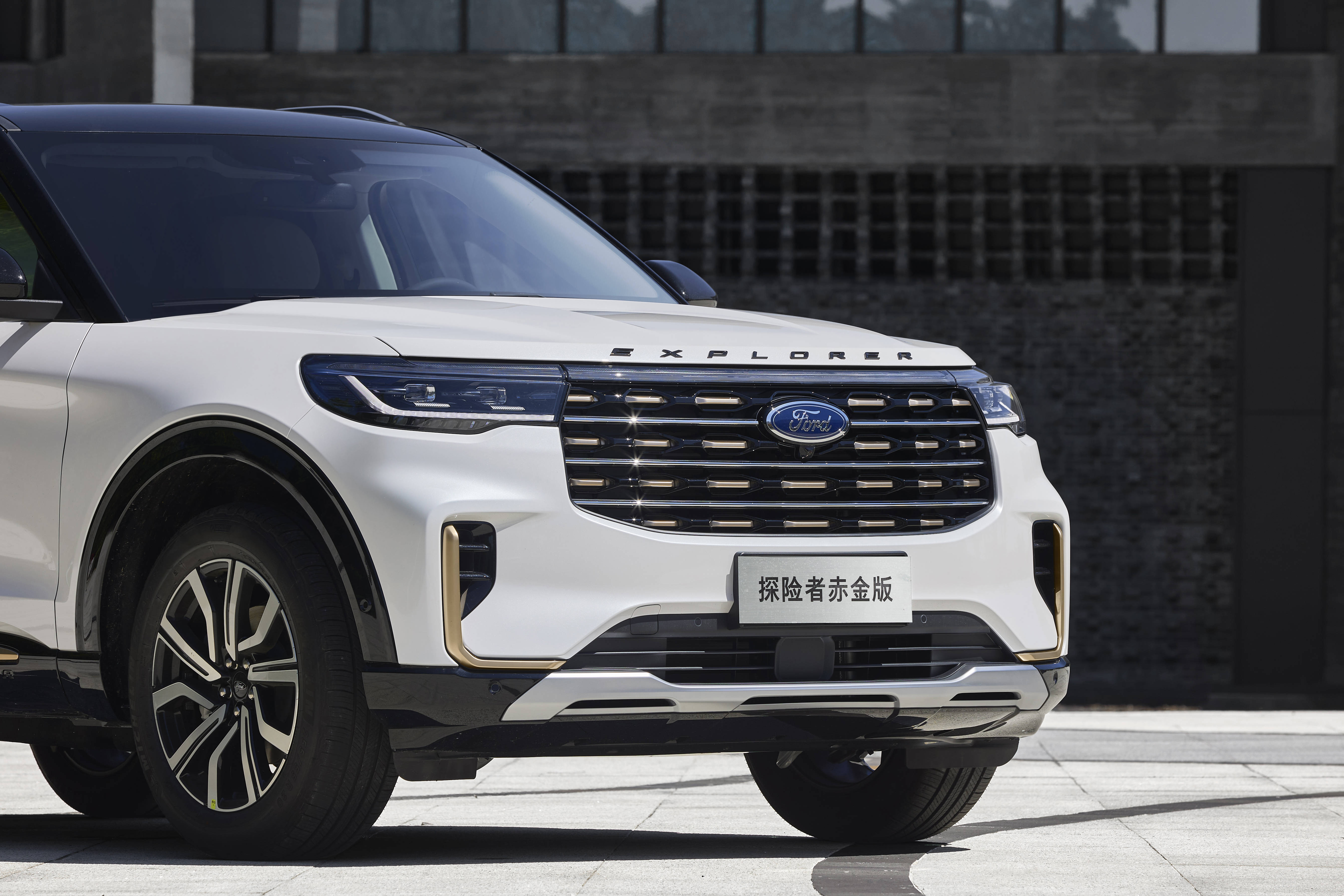 福特suv 10万图片