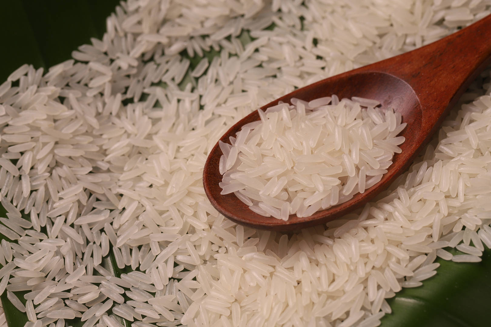 新鲜大米选购秘诀：为何新米更美味？