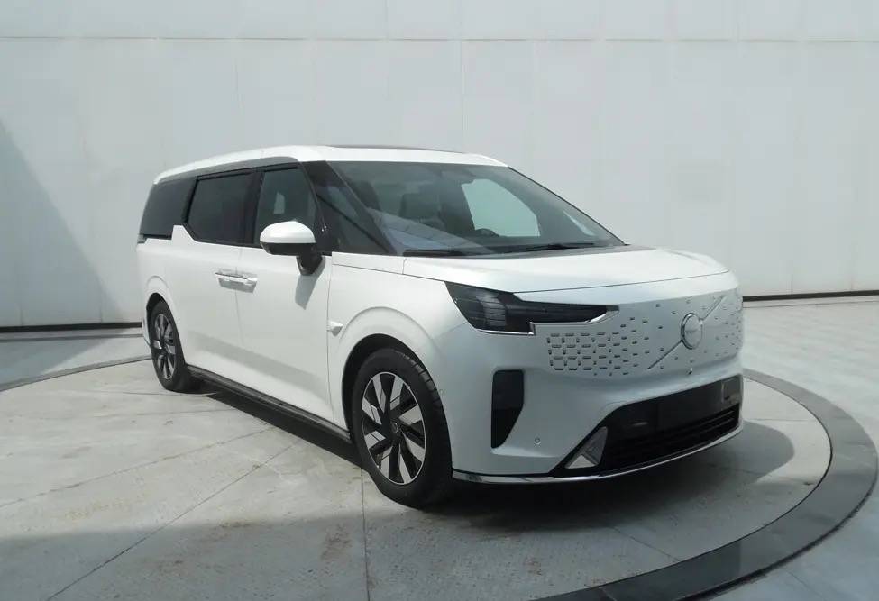 沃尔沃EM90内饰细节图公开 配21扬声器音响 沃尔沃EM90内饰细节图公开 配21扬声器音响