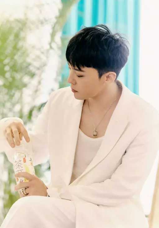 权志龙涉嫌吸毒被立案,再无bigbana,杨颖杜海涛再度被争议!