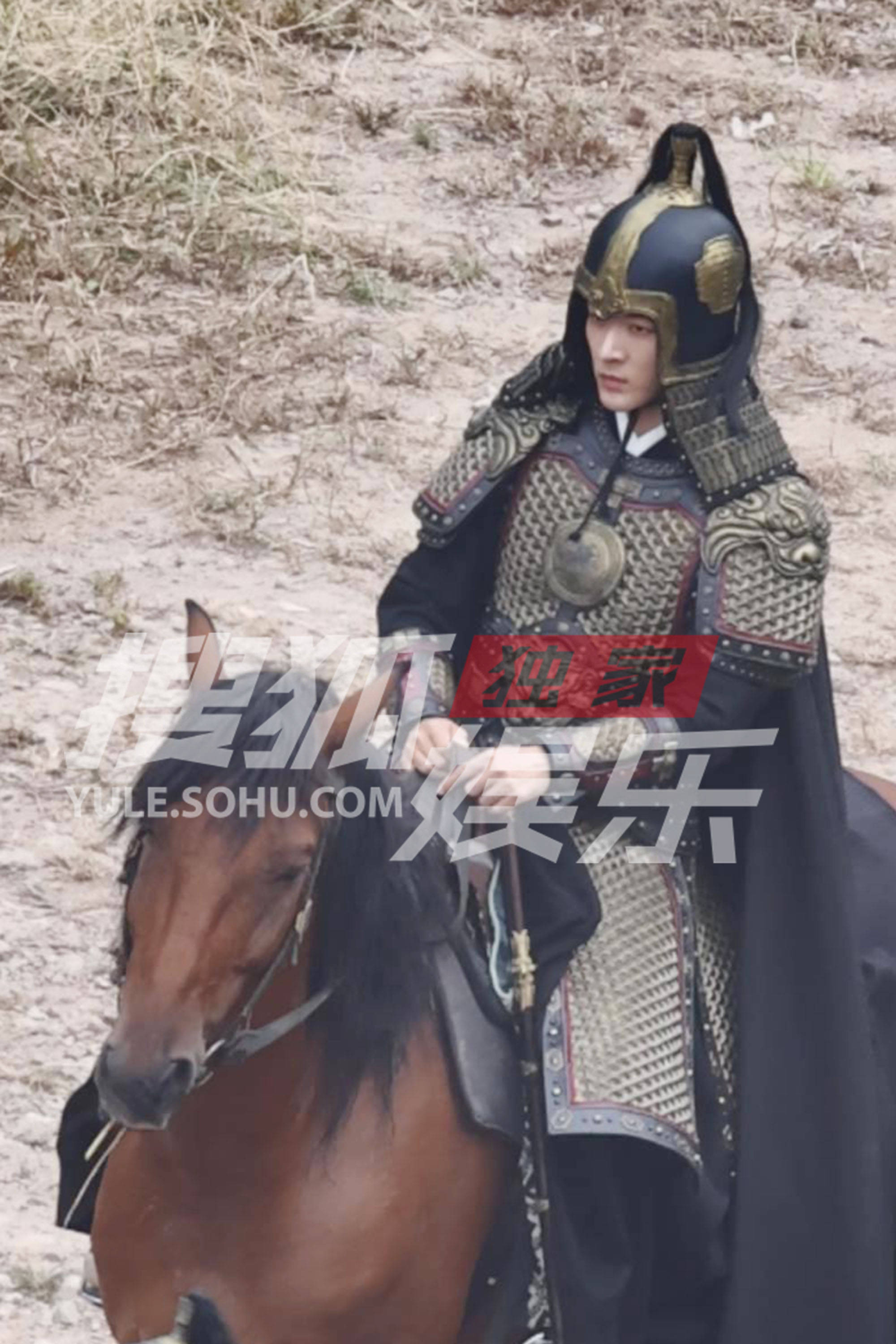张晚意片场戎装战马目光如炬 古装扮相太绝了-搜狐大视野-搜狐新闻