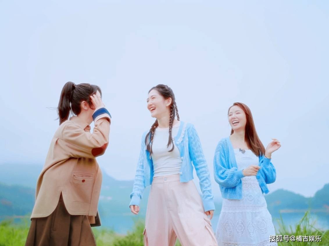 表示第一部戏的男主角是何炅老师《女生日记》