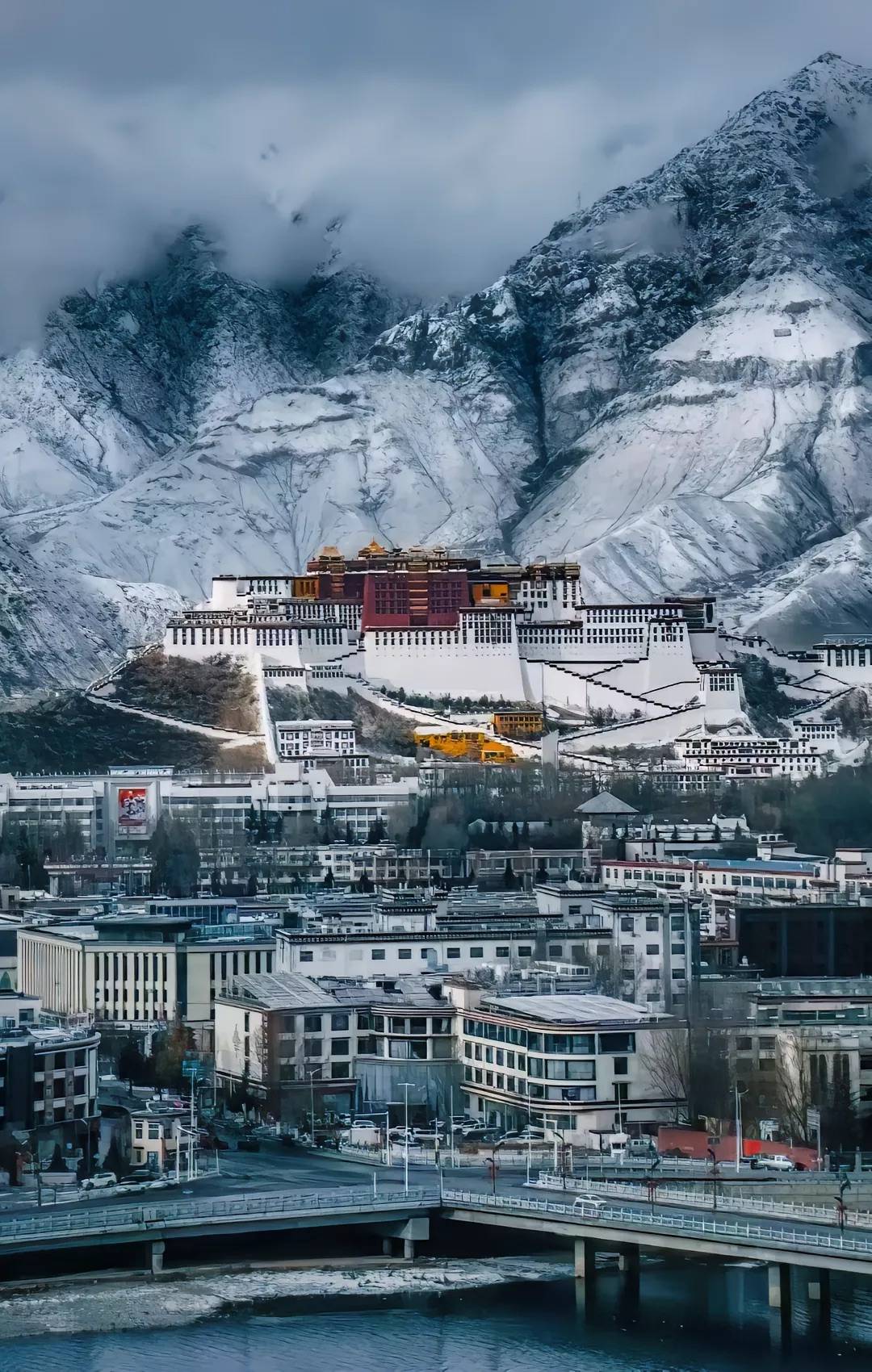 建筑风格 #历史意义 #朝圣地 #自然景观 #旅游景点综上所述,布达拉 