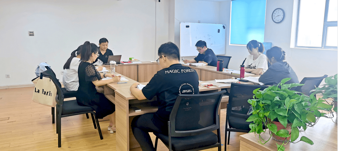 大学生能考公务员吗，稳定薪水和福利的职业