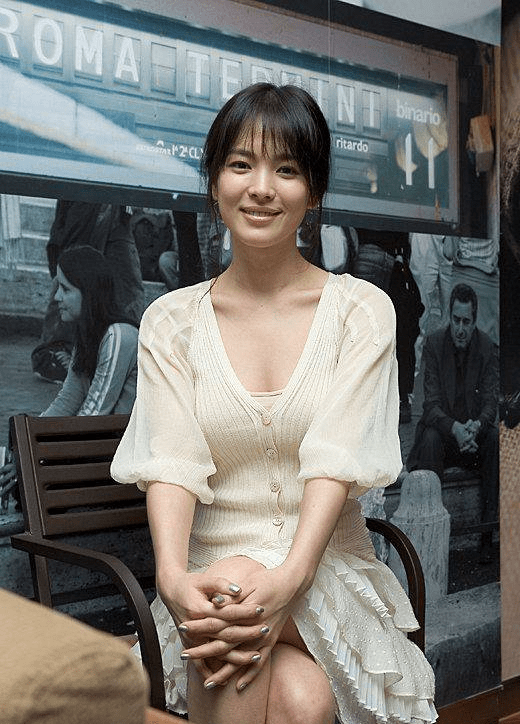 宋慧乔,表面光鲜亮丽,背地里却受韩国财阀的无尽支配_明星_控制_美貌