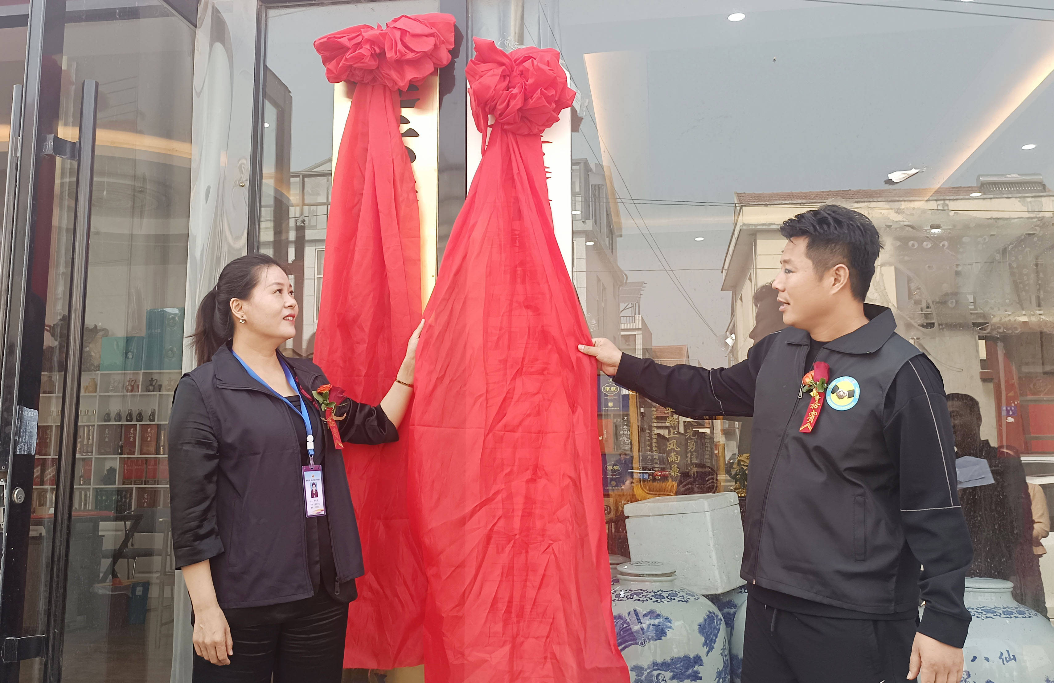 菲依服饰：引领潮流的新风尚