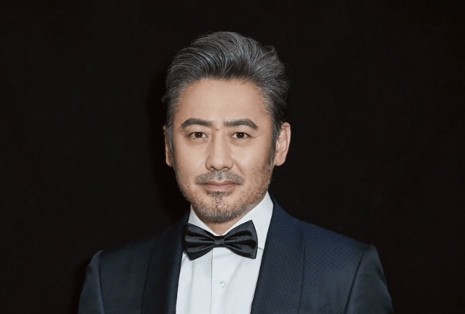 作为一位知名演员和公众人物,吴秀波的一举一动都备受瞩目.