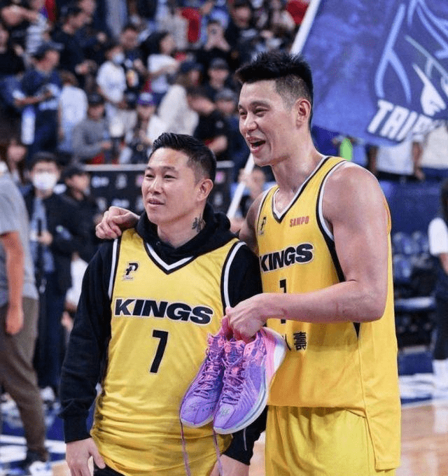 林书豪意外力挺,球迷表示不理解_杨敬敏_犯错_联赛