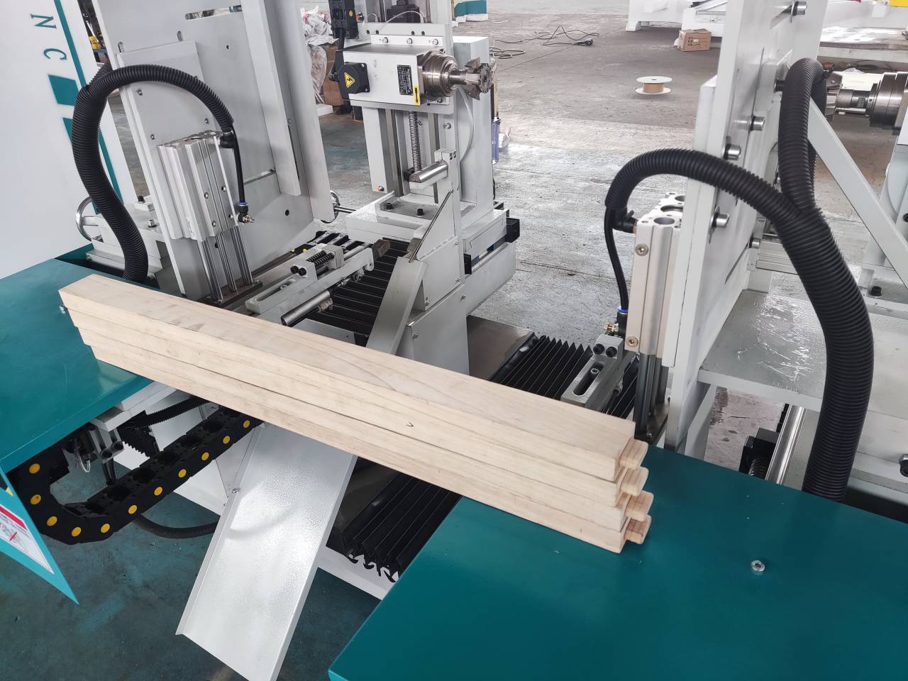 花格数控榫头机 木工双端开榫机采用先进的切割系统和精密的定位装置