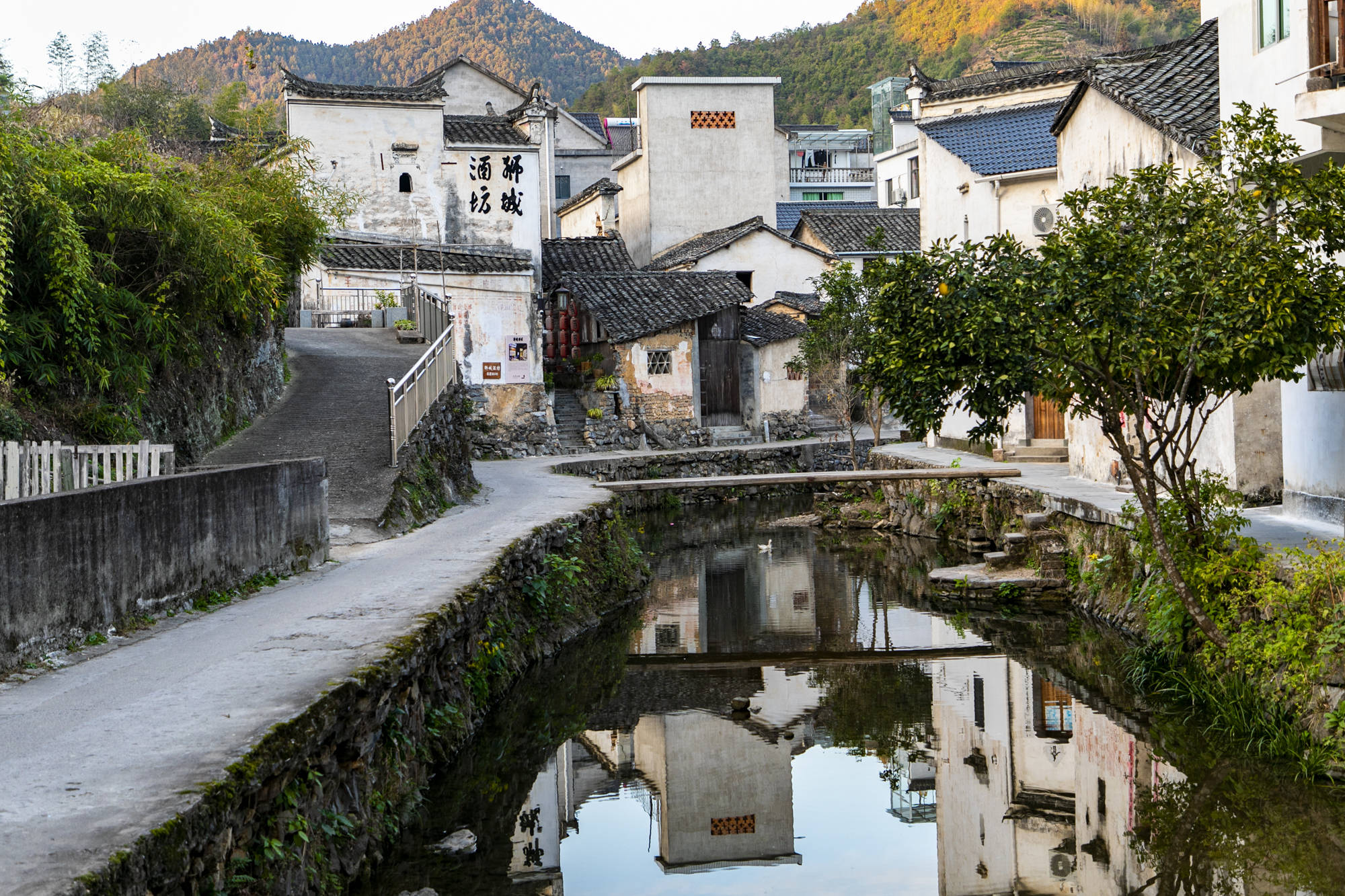 不输江南古镇,千岛湖这座古村落已经被隐藏了七百年,宛如世外桃源