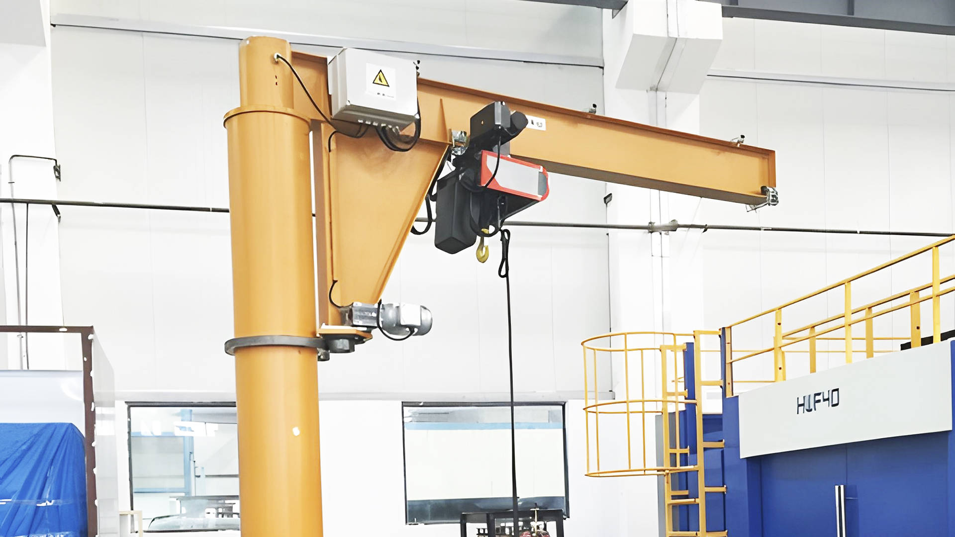 电动悬臂吊:灵活操作,快速起重,助力工作高效进行_各行各业_保障_保护