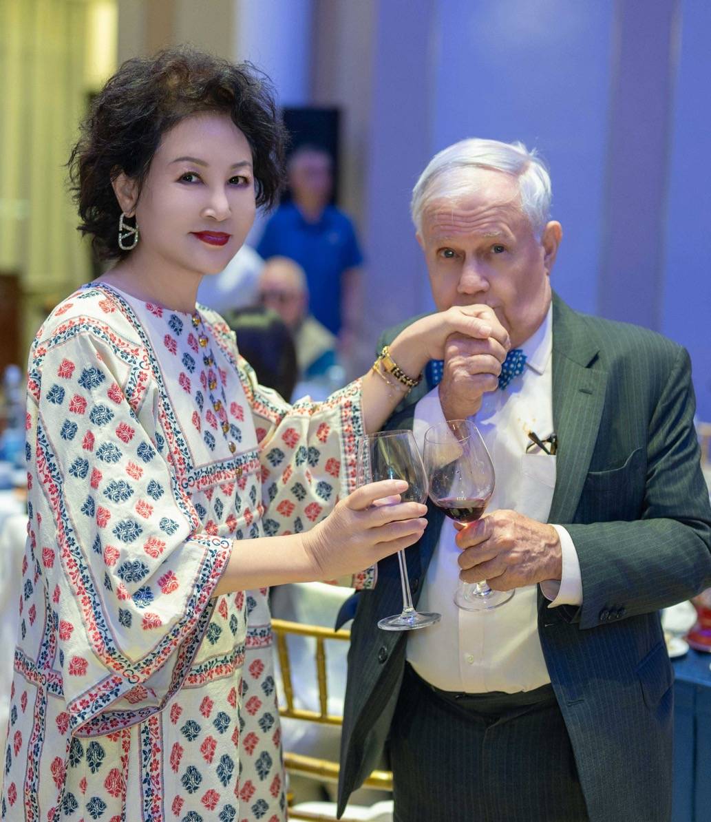 国际联合国太太世界冠军孙绍美对话吉姆罗杰斯_转型_企业_发展