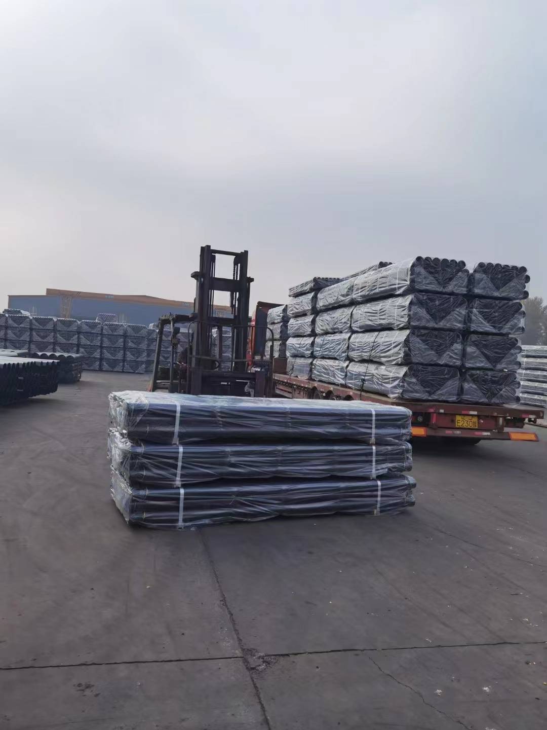 3,按接口方式分:法兰承插式接口排水管,卡箍式接口排水管.