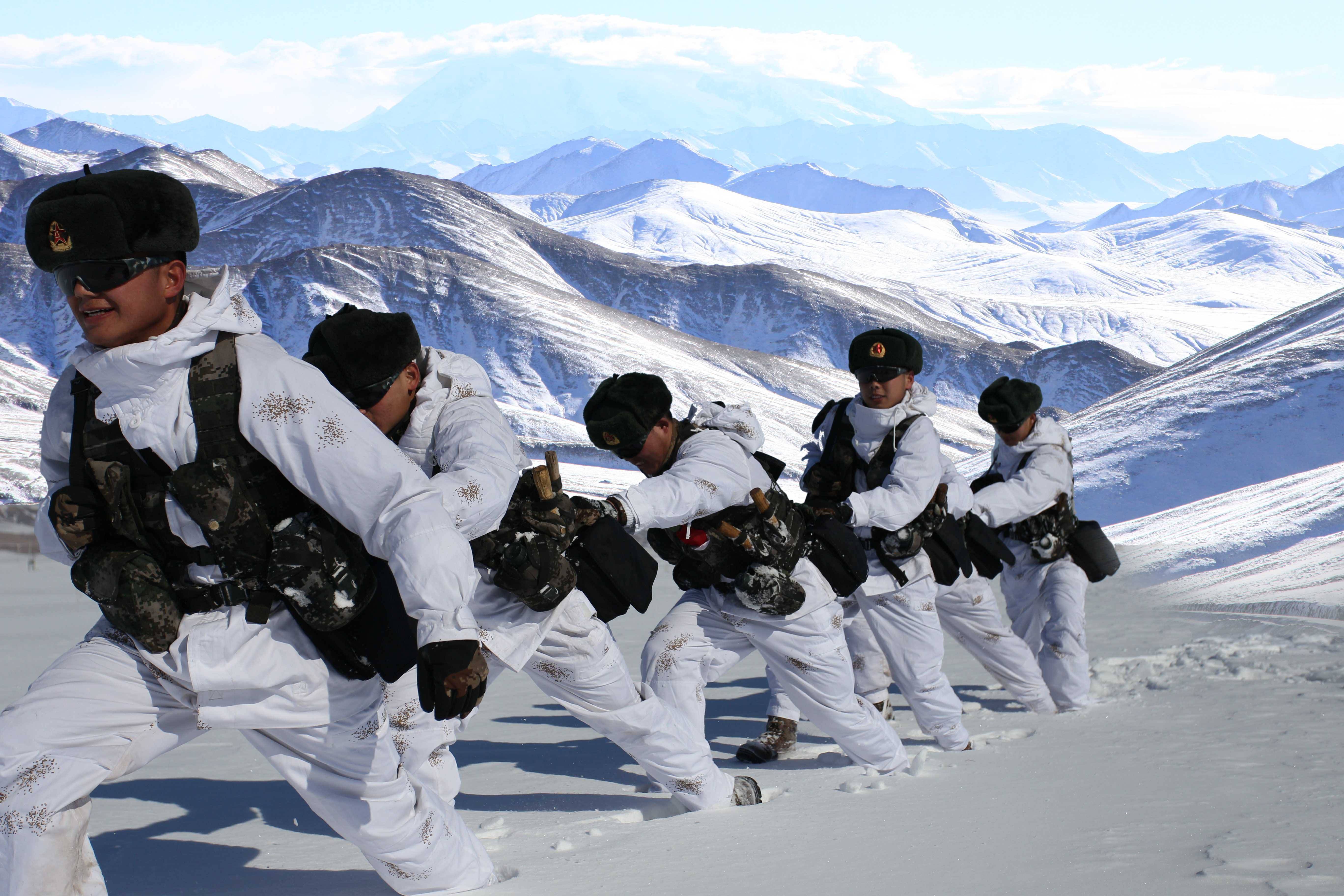 "光明守卫者:可见光电动镜头照亮边防安全之路"-凌动光学_监控_技术