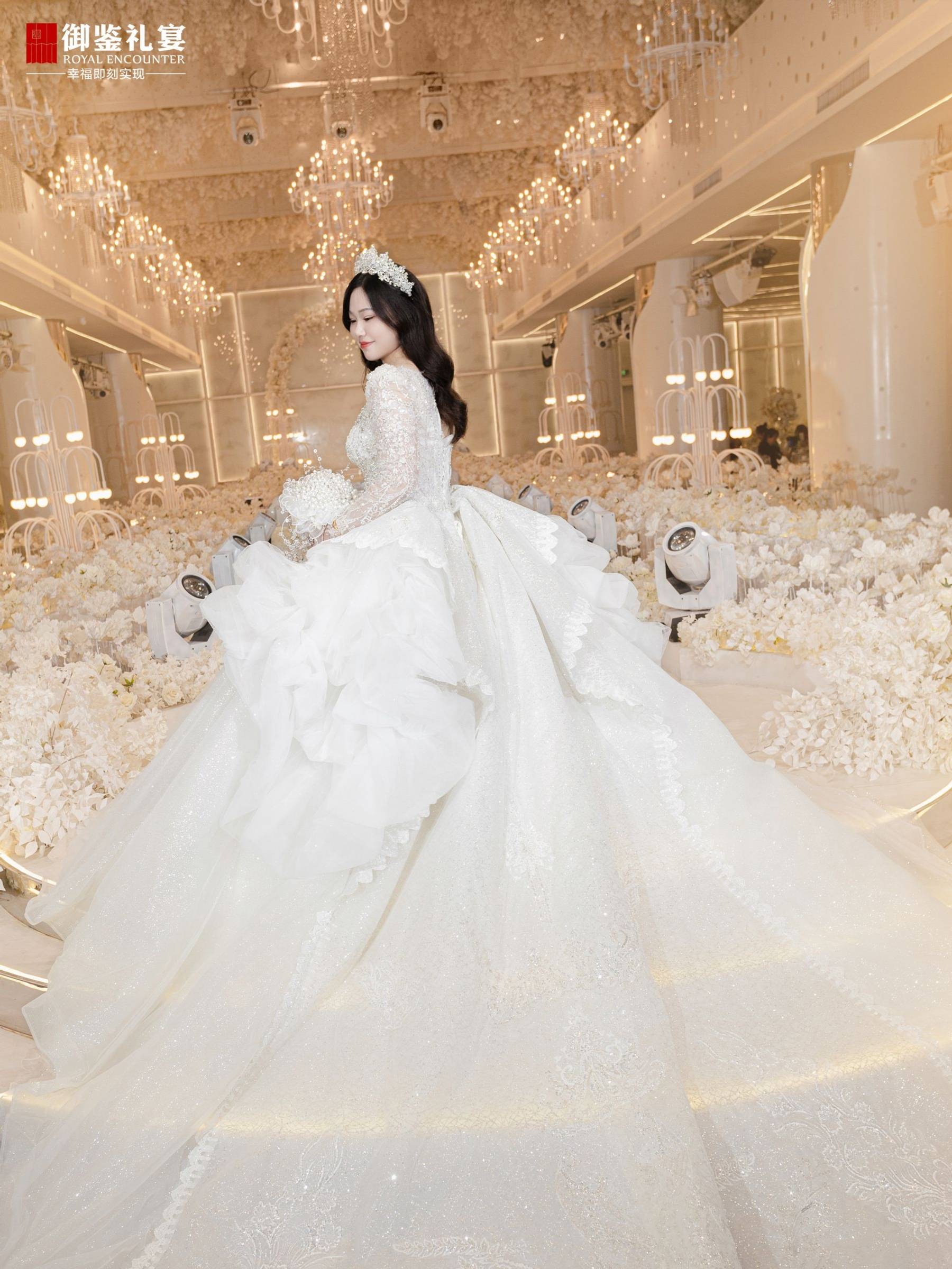 汉服出阁 西式婚纱|中外合璧 遥遥领先