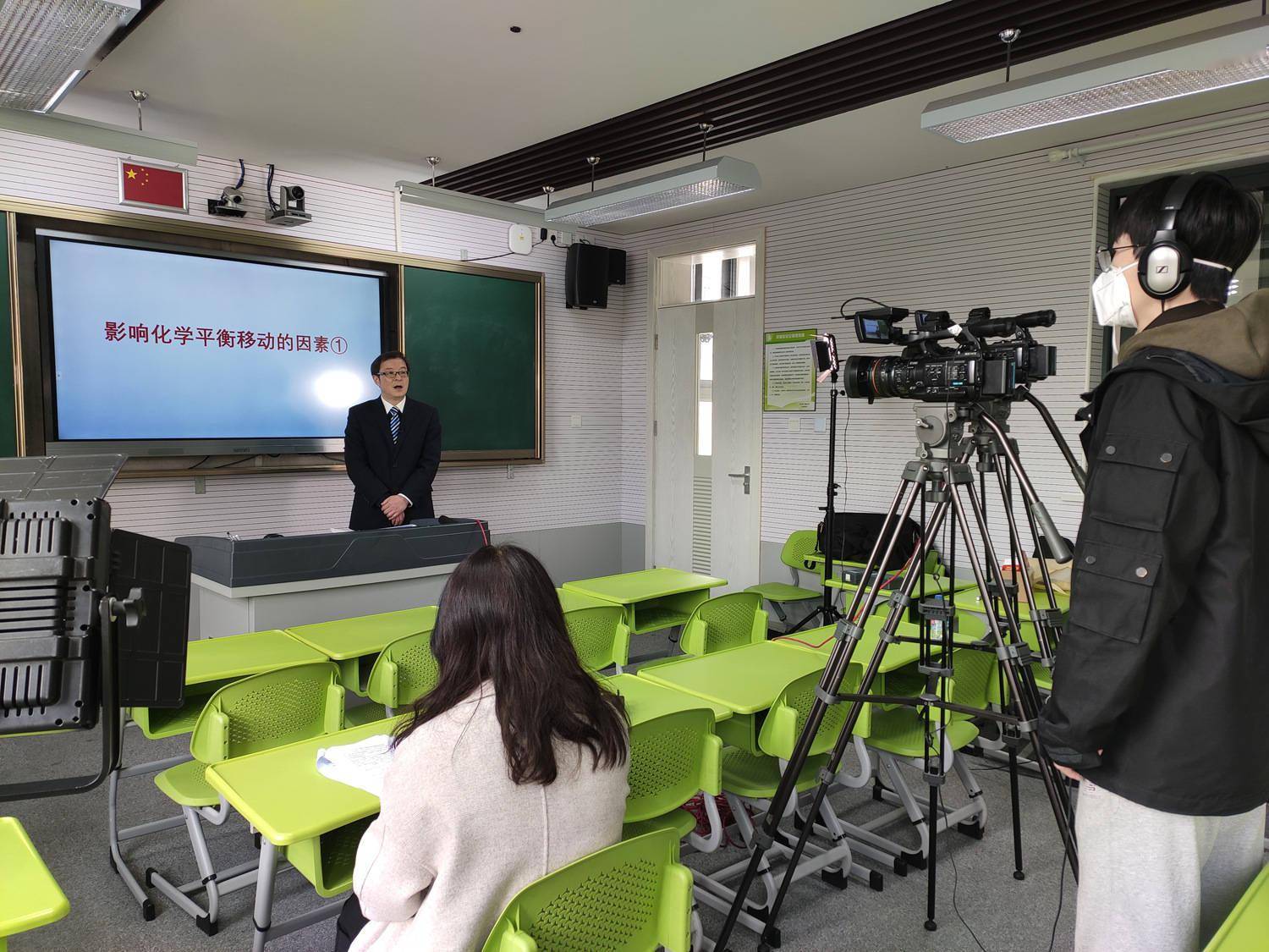 上海中小学今全部开学相伴三个月的空中课堂背后这些故事你知道吗