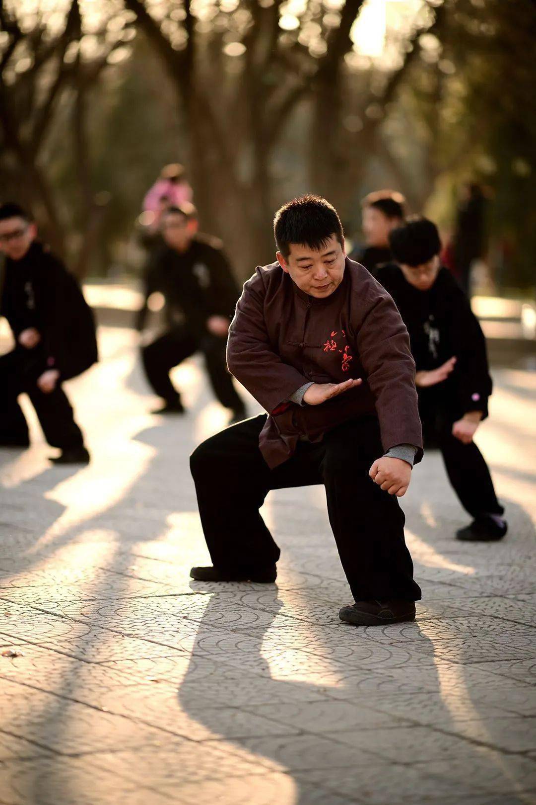 师从于当代武术大师八极拳第八代传人李学刚先生学习八极拳已有二十四