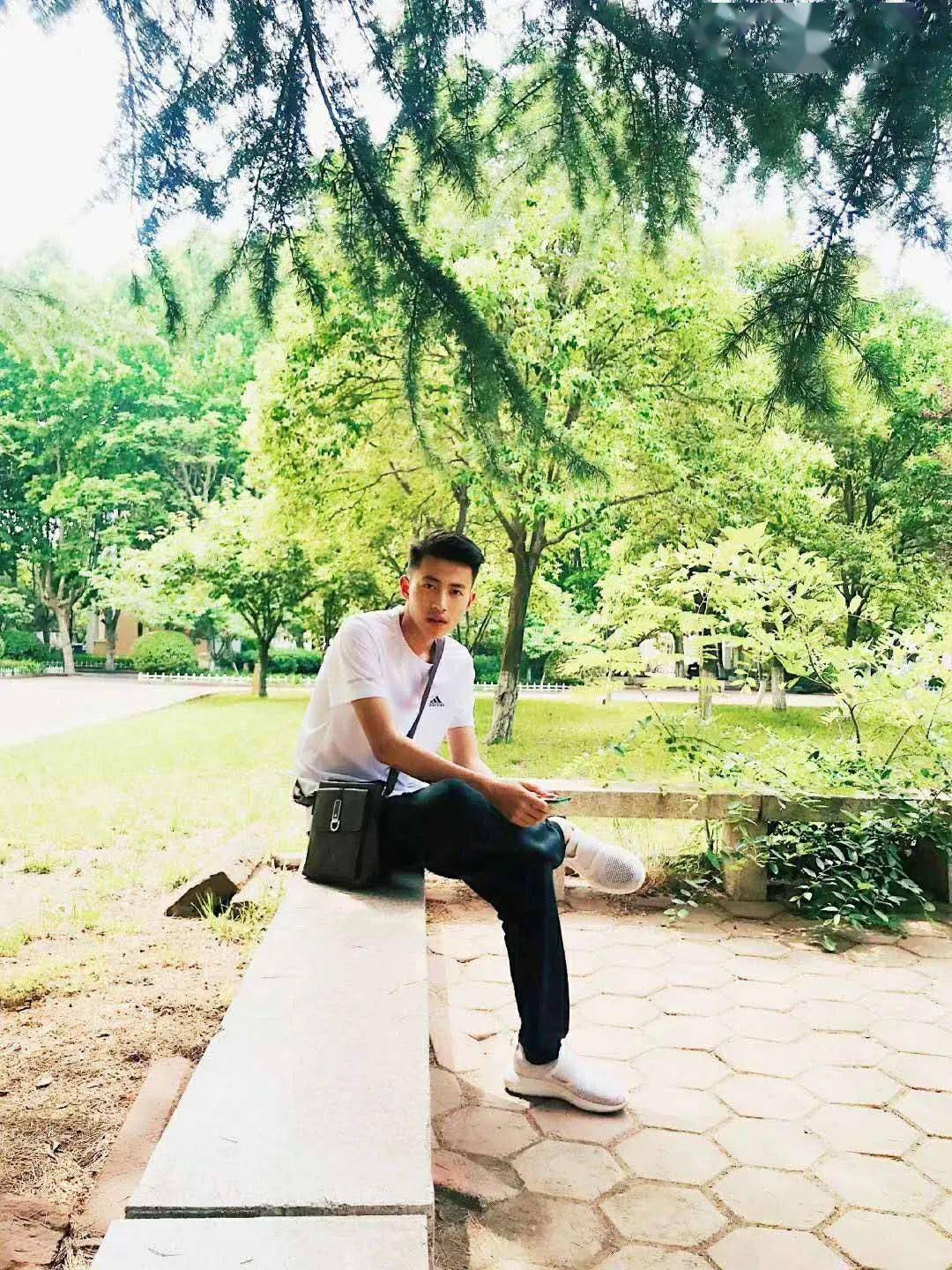 【缘分速递】25岁幽默男嘉宾,金融行业,有房有车!