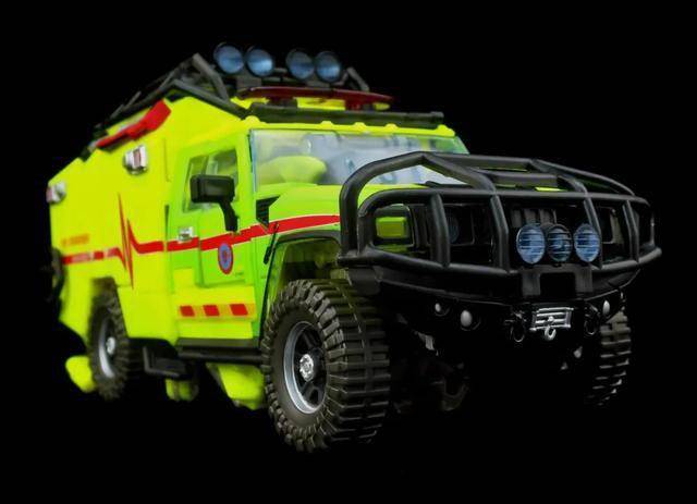 变形金刚mpm-11救护车来了,然而这素质表现._搜狐汽车_搜狐网