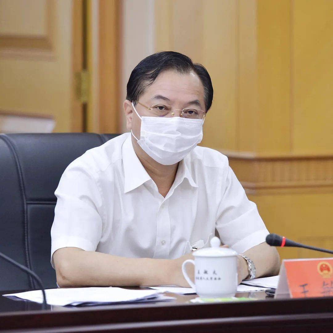 王敏夫委员针对特殊家庭,建议规定"未直接抚养未成年子女的一方在探视