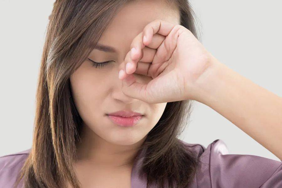 经常揉眼睛的危害极大如何保护眼睛