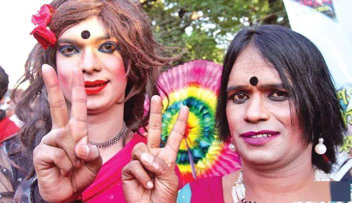 印度跨性别黑帮专门从事勒索工作,不给钱他们就以露鸟来威胁你