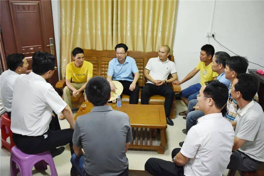 市委常委宣传部部长刘伯贤到银海区调研重点项目建设进展情况