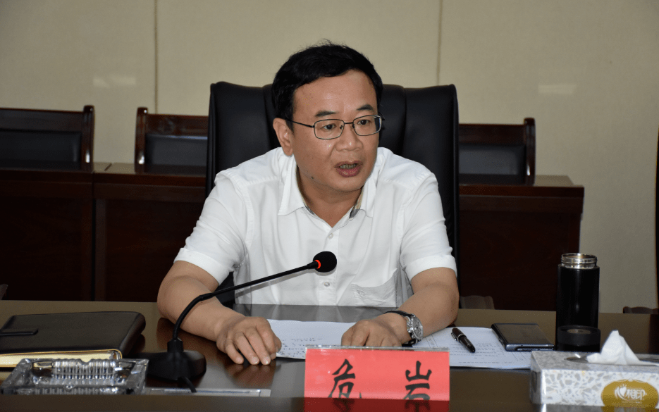 铅山县委副书记,县长危岩出席签约仪式并代表