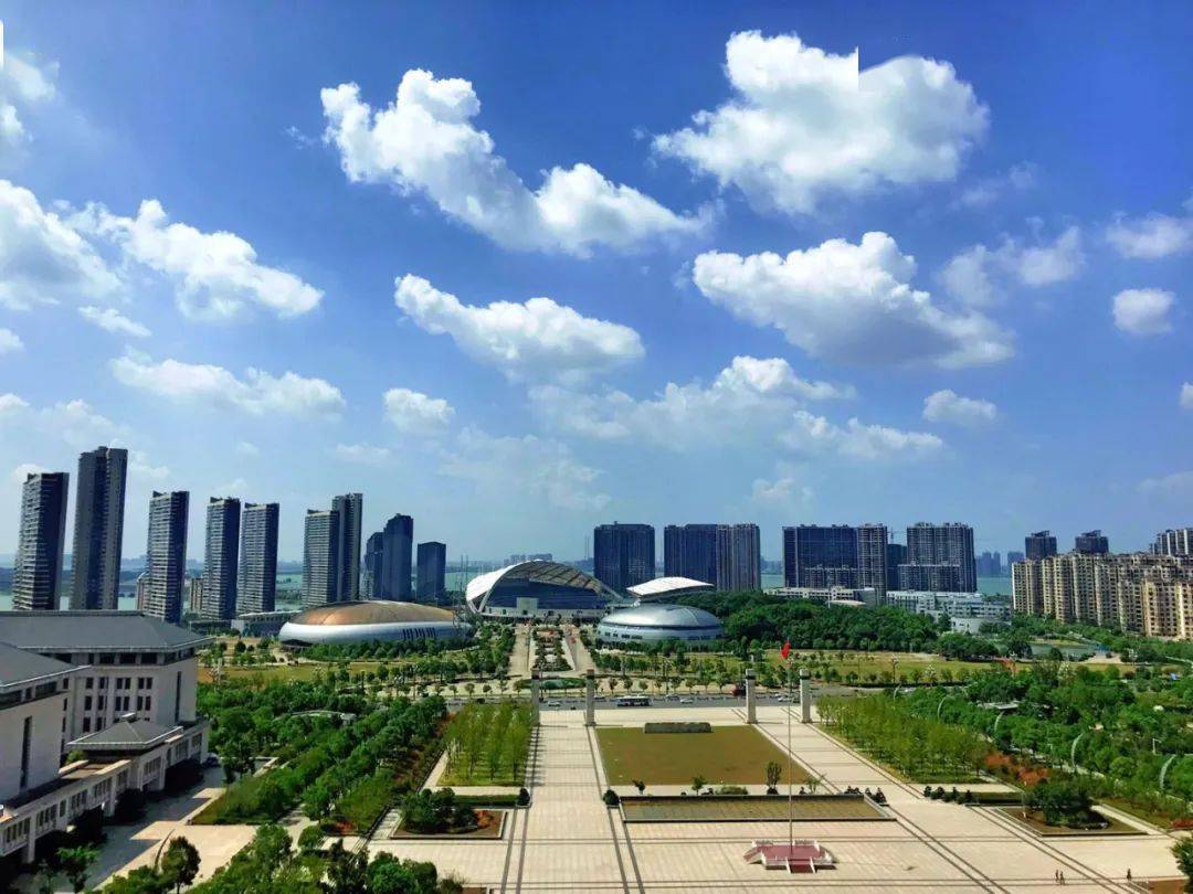 蓝天白云常做伴绿水青山入画来九江市生态环境局持之以恒打好污染防治