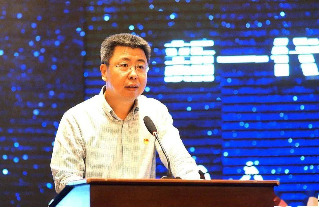海阳市副市长田大中主持仪式活动现场还举行了新一代载人飞船"太空