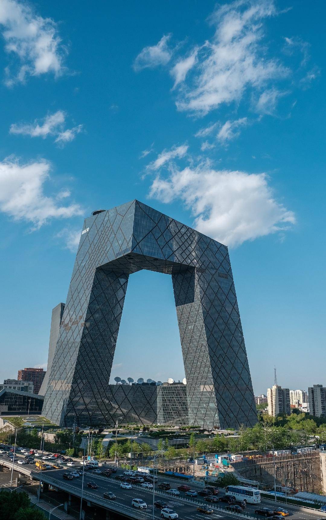 北京再次调低应急响应等级,首趟湖北返京学生专列抵京