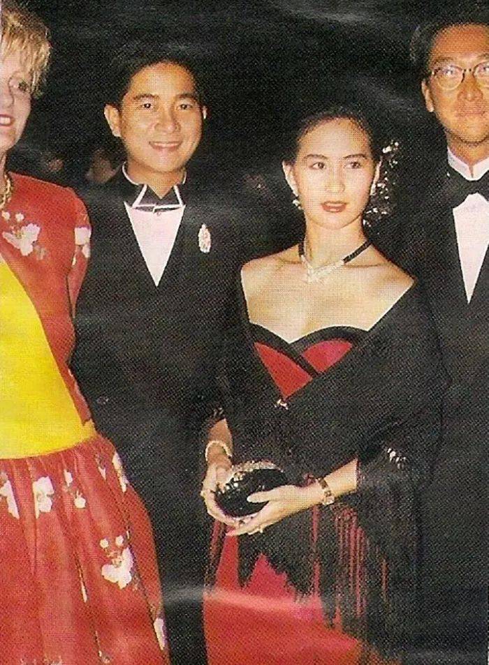 了解一下何超琼 | 什么白富美,什么人间富贵花,在她面前都不值一提