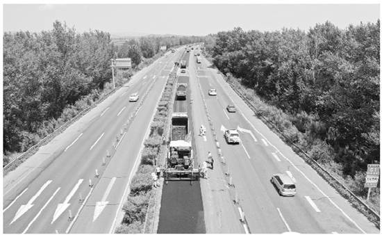 京哈高速沈山线路面大修