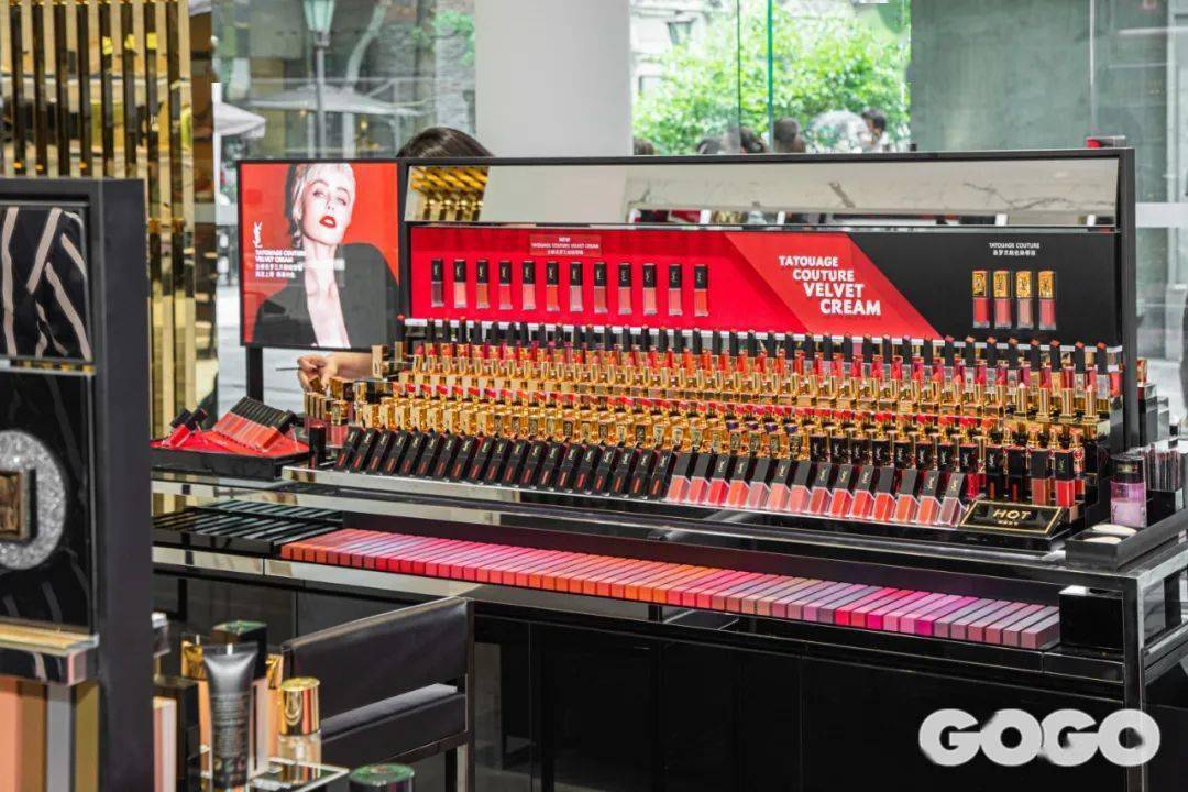 全球首家ysl圣罗兰香水主题旗舰店惊喜登陆新天地