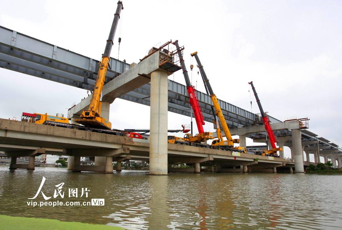 浙江台州:科学施工 "桥上架桥"